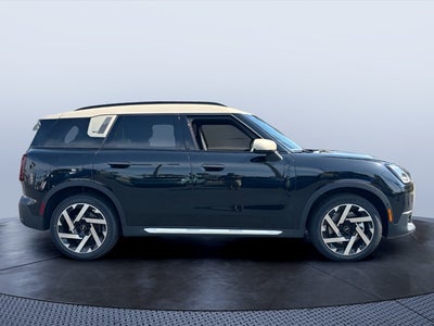 2027 MINI COUNTRYMAN ICONIC