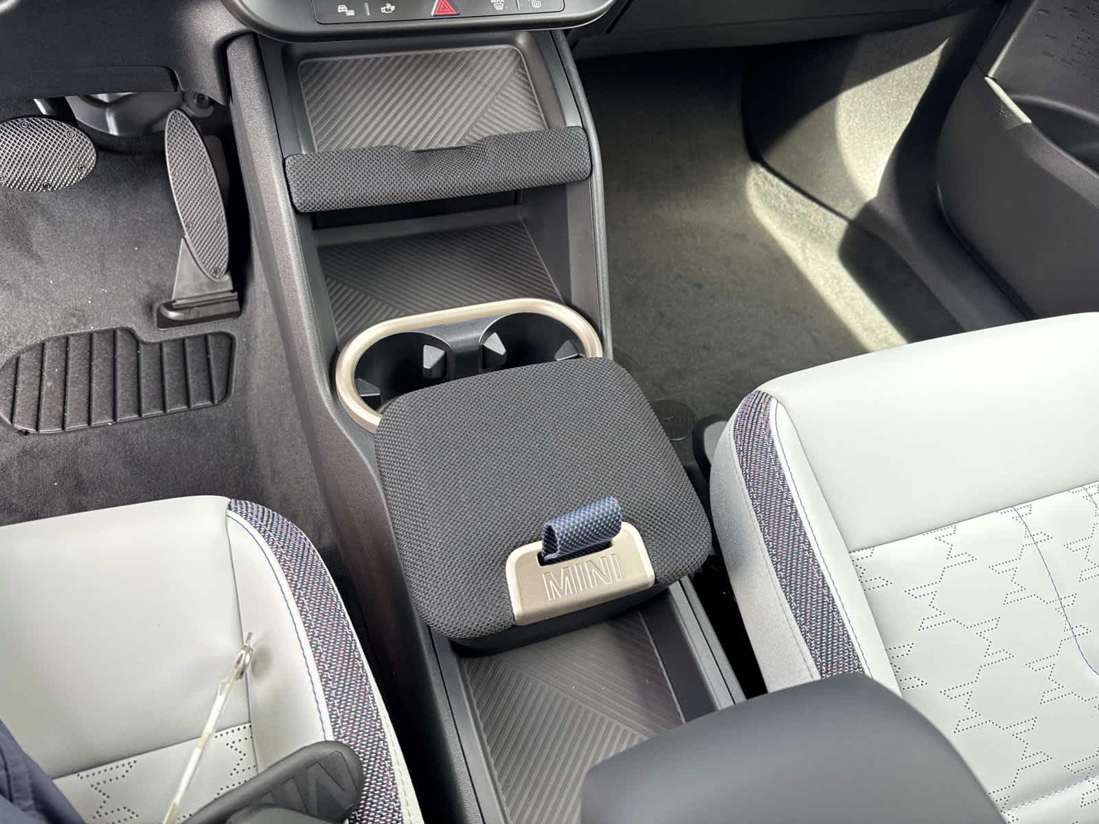 2026 MINI COUNTRYMAN OXFORD EDITION