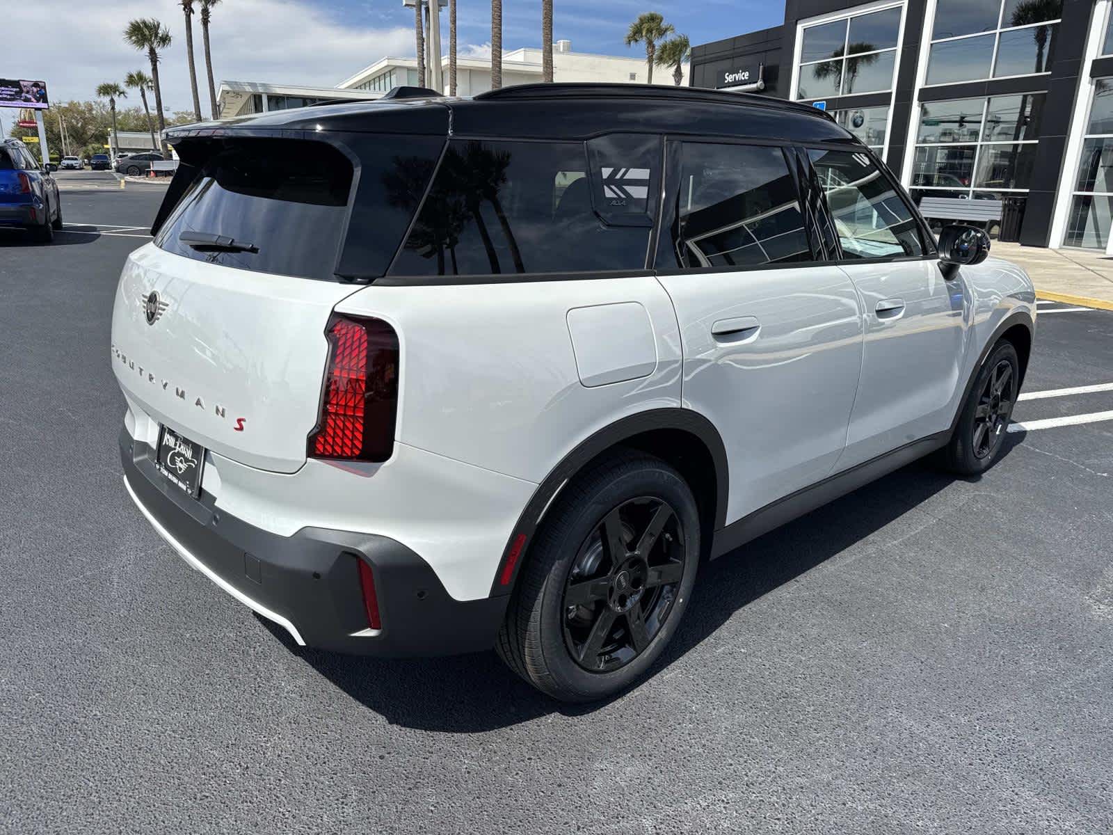 2026 MINI COUNTRYMAN OXFORD EDITION