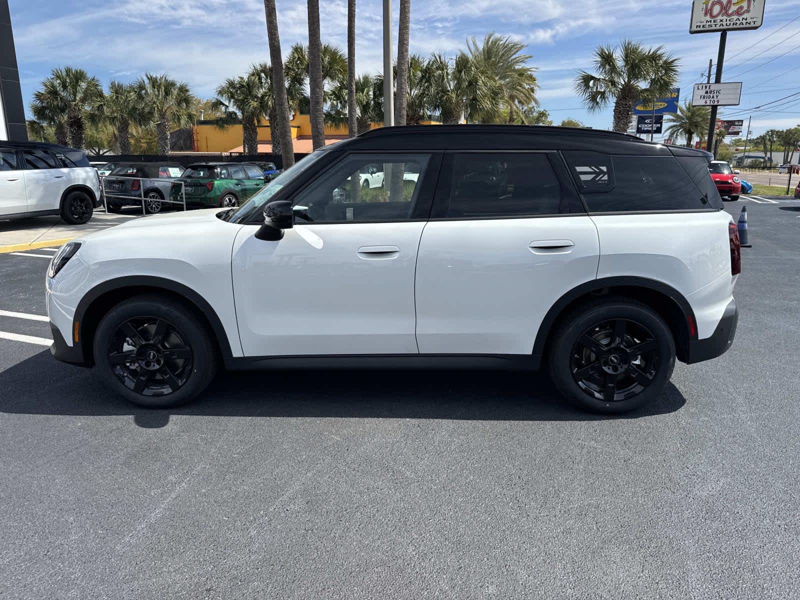 2026 MINI COUNTRYMAN OXFORD EDITION