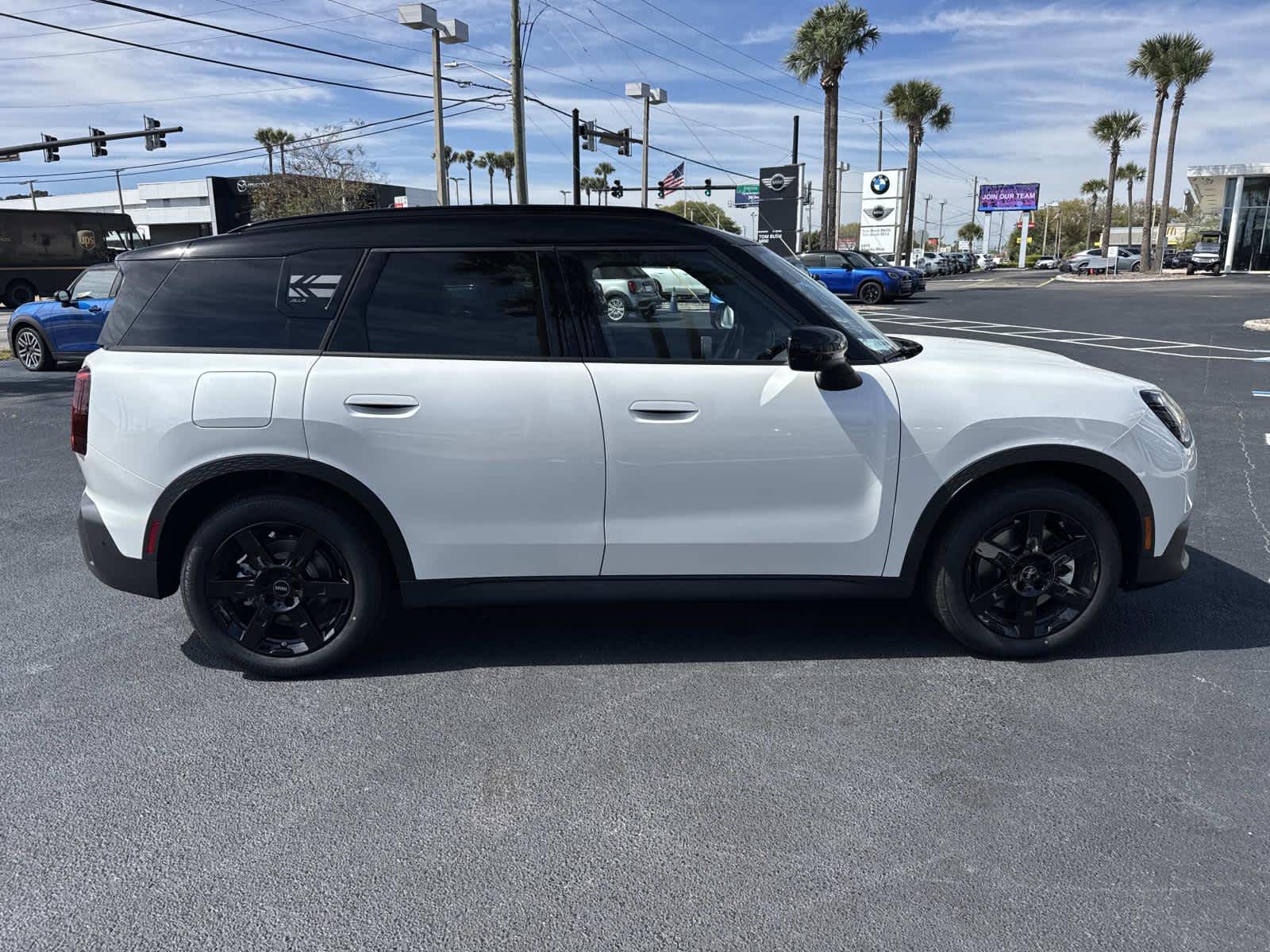 2026 MINI COUNTRYMAN OXFORD EDITION